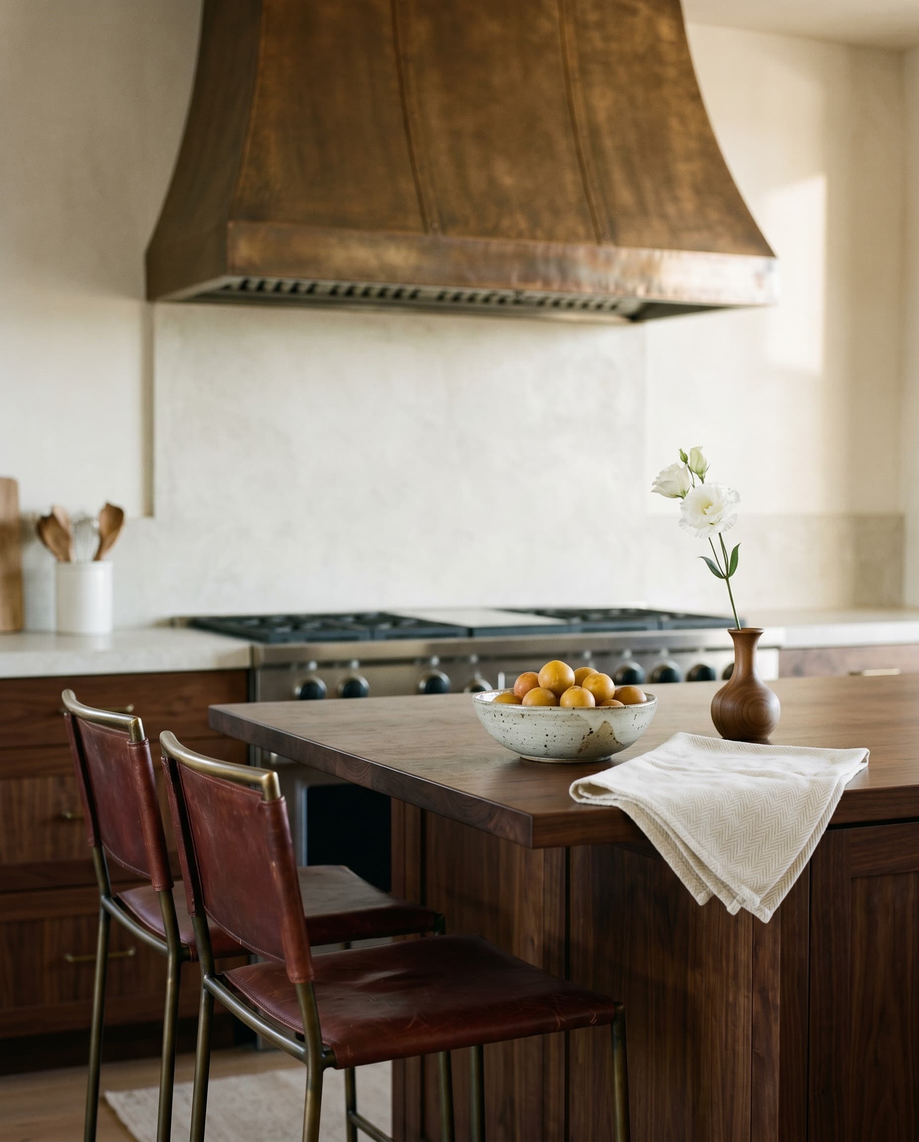 Las Palmas Ridge — kitchen detail, travertine and oak